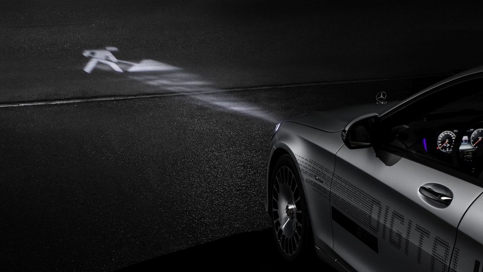 Mercedes Digital Light