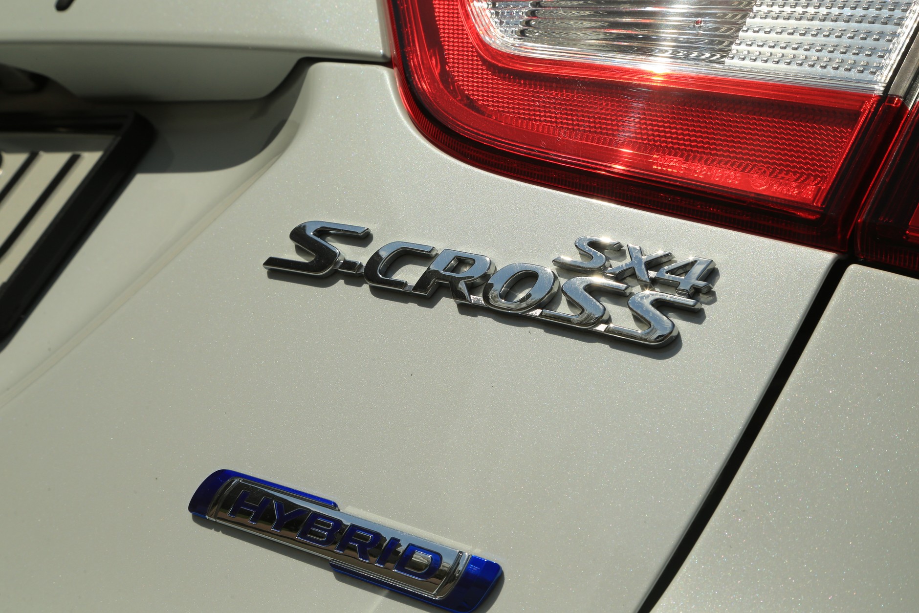 SX4 S-Cross Hybrid 1.4 BOOSTERJET 2WD 6MT