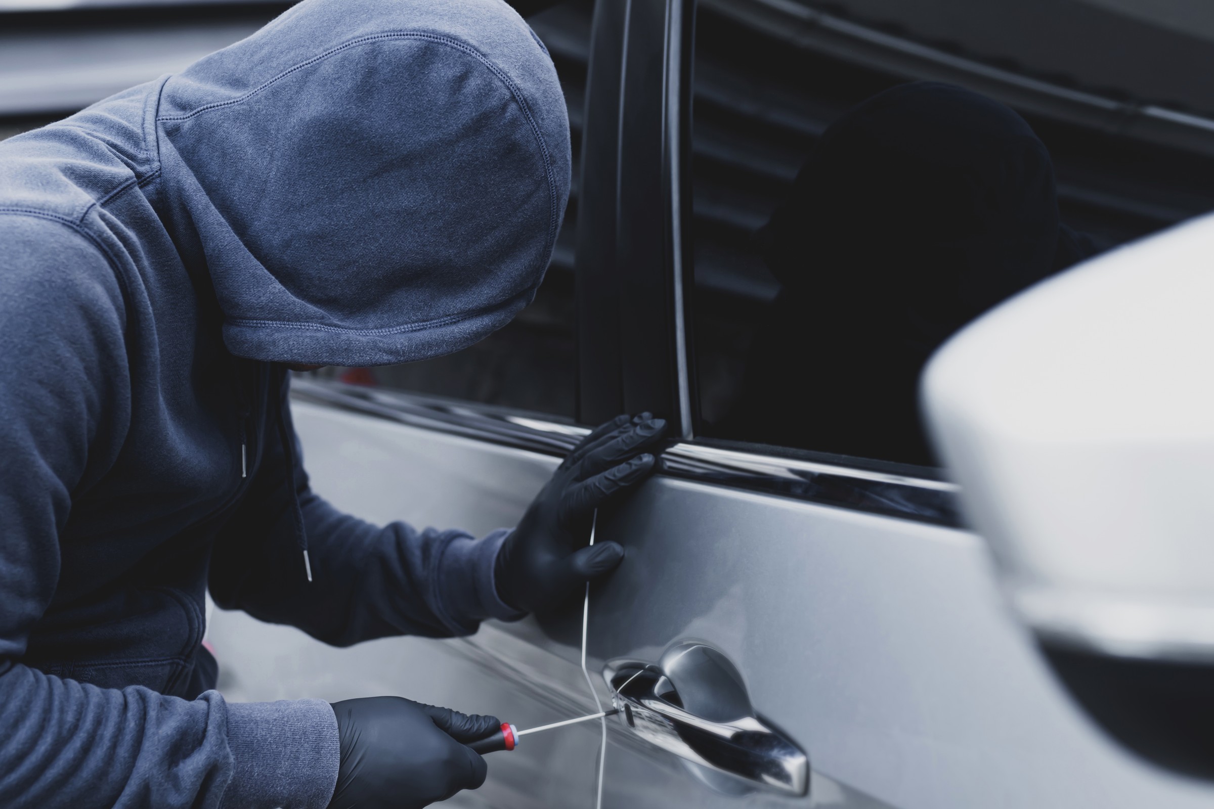 Ukradli auto z dowodem rejestracyjnym w środku, nie będzie odszkodowania? Sąd wydał wyrok