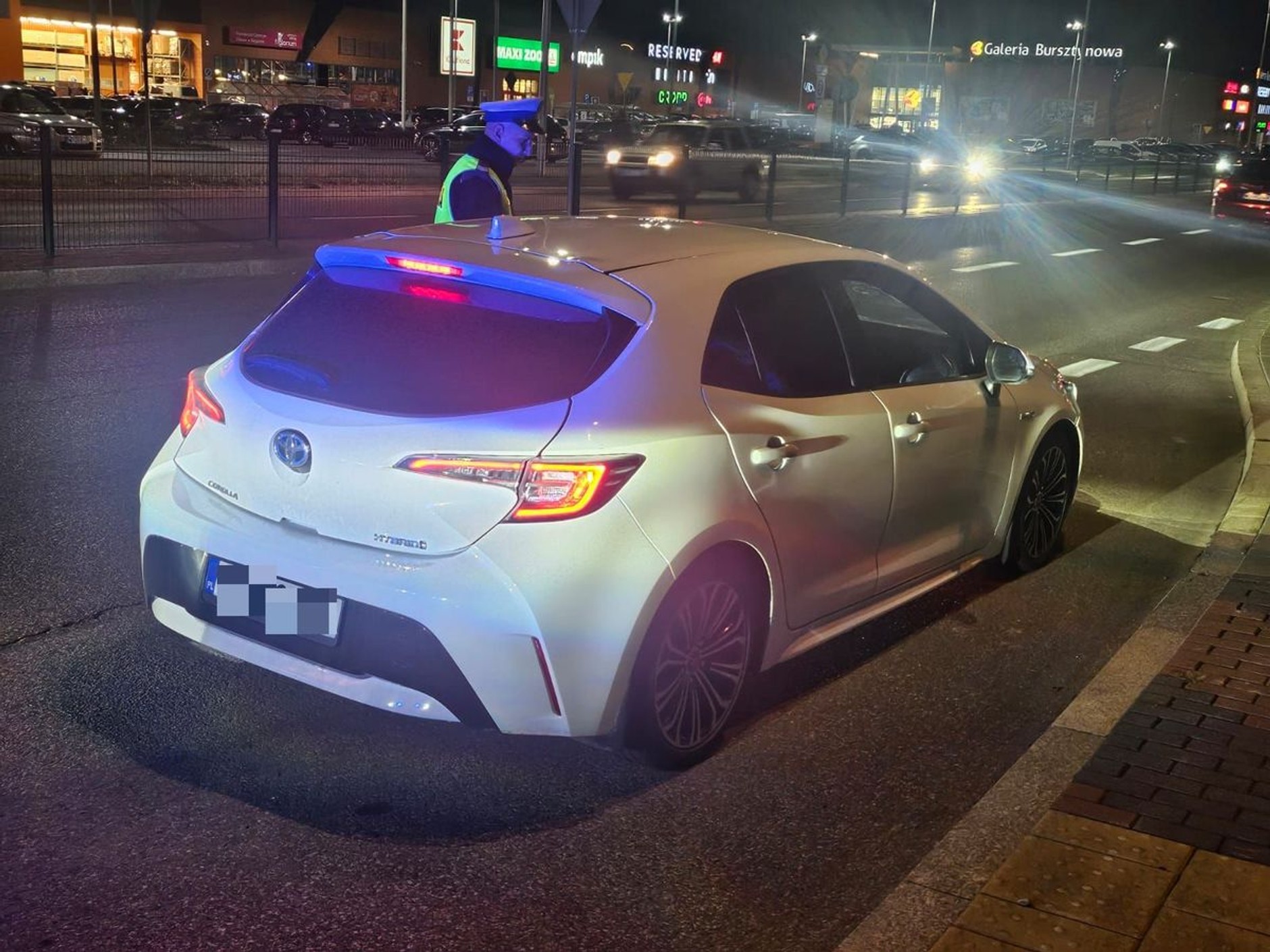 Policjanci z Ostrołęki sprawdzali w zasadzie tylko dwie rzeczy. Dowody rejestracyjne "leciały" jeden po drugim