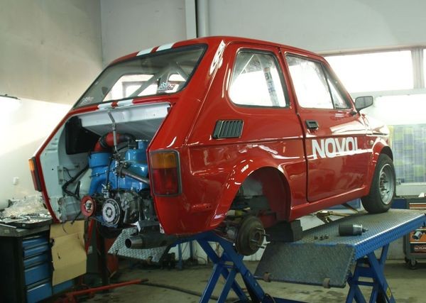 Maluch kontra Ferrari na Nürburgringu