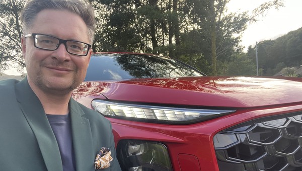 Jeździłem nowym Audi Q3. Jedną z zalet odkrywa dopiero po zmierzchu. No i te "migacze" to tak na serio