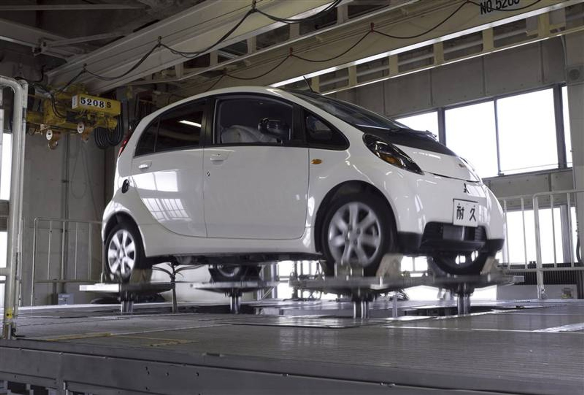 EVER - MONACO 2010: europejska prezentacja ekologicznych technologii Mitsubishi