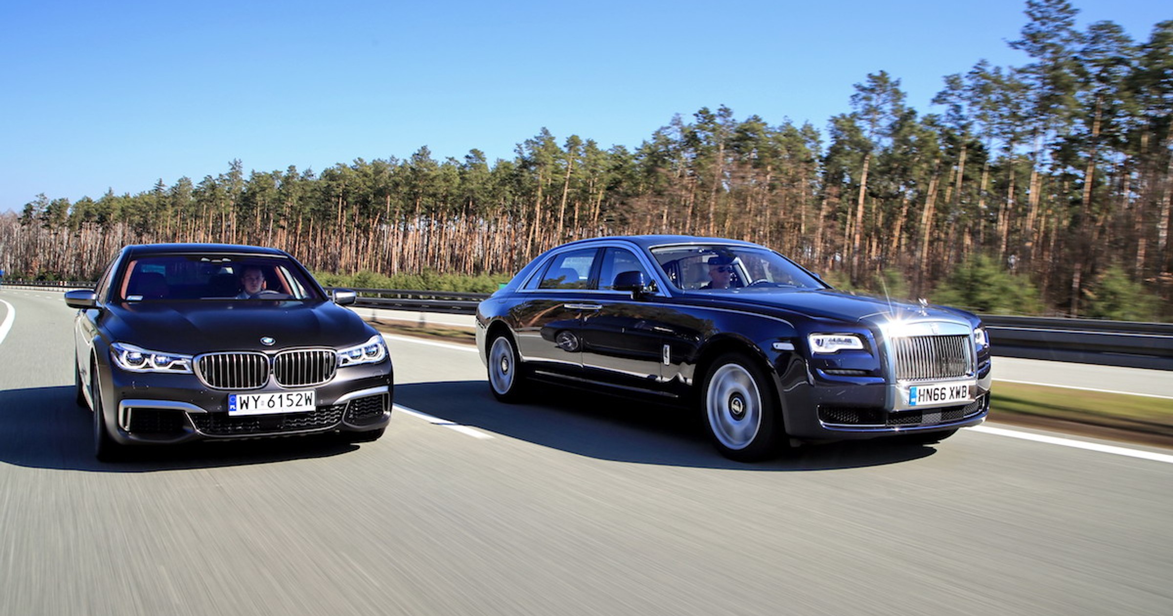 Rolls-Royce Ghost vs BMW M760