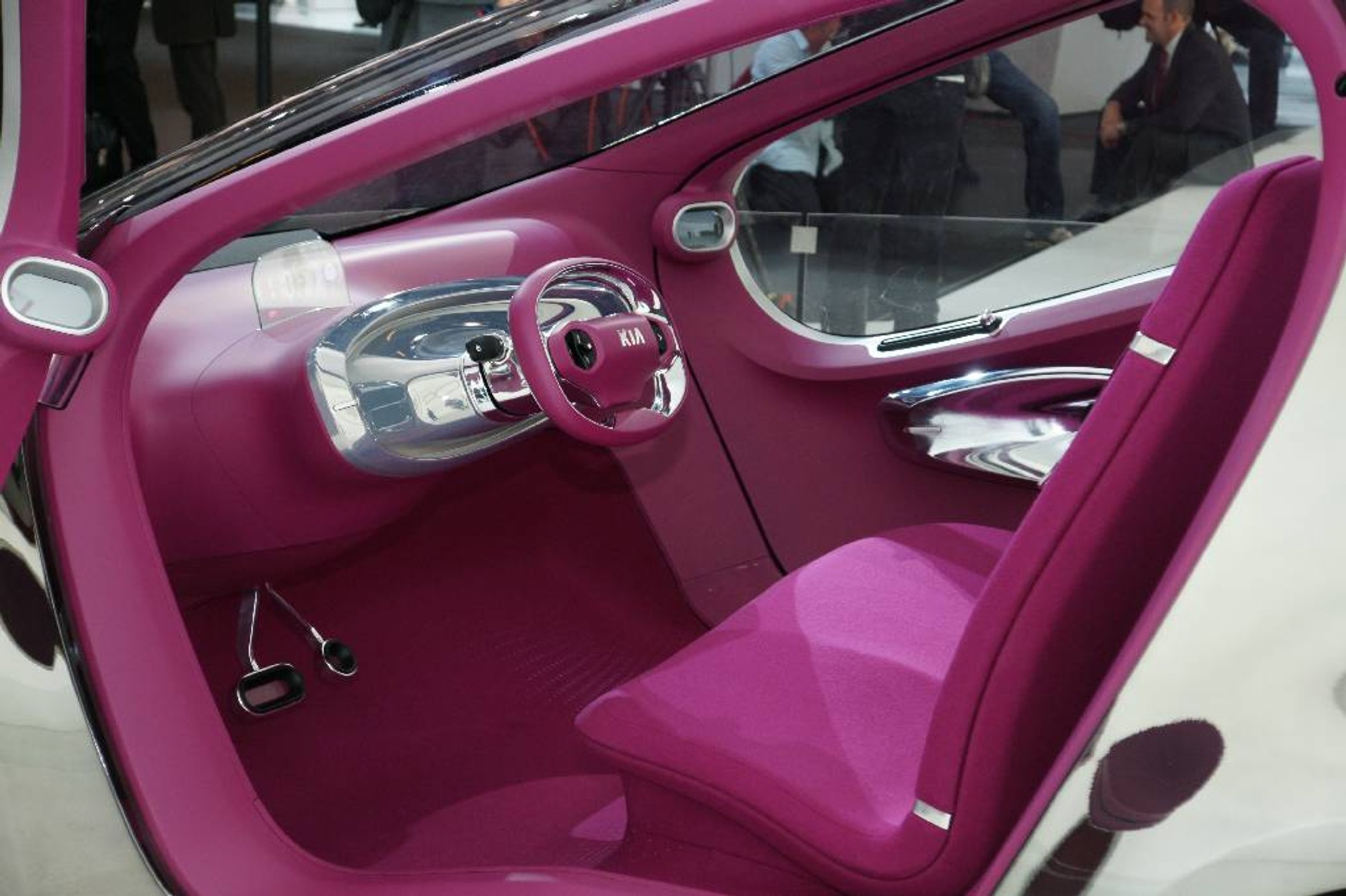 Paryż 2010: relacja z dnia prasowego (galeria 1.)