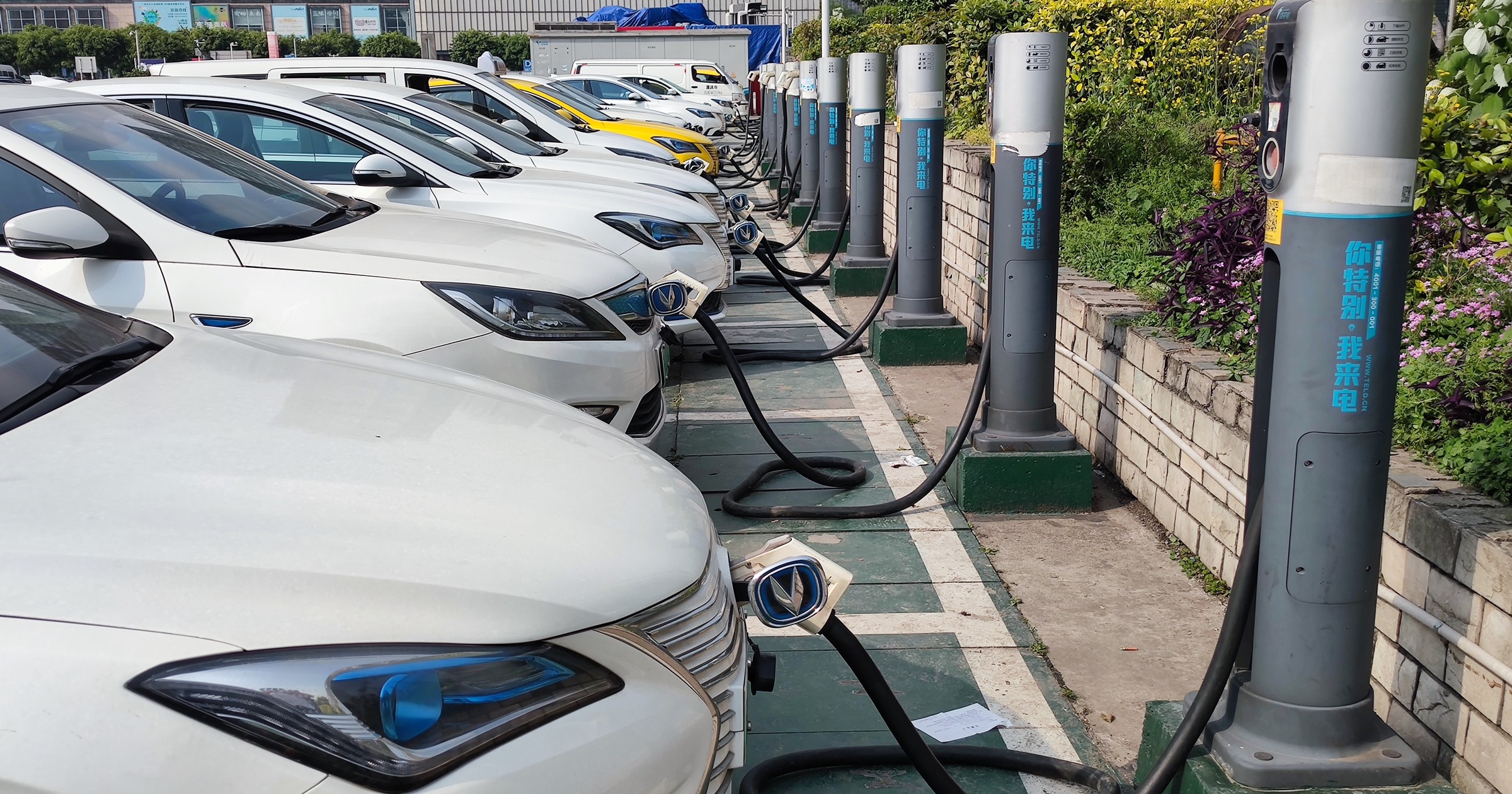 Samochody elektryczne - ładowanie