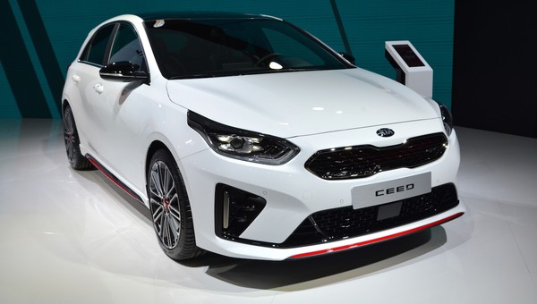 Paris Motor Show – cztery nowe Kie