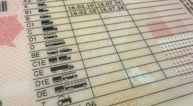 Policjanci nie mogli uwierzyć, gdy zobaczyli prawo jazdy zatrzymanego 78-latka