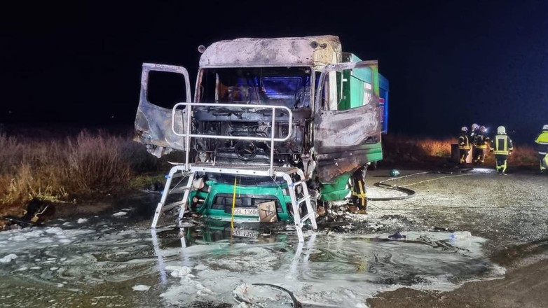 Ciężarówka spłonęła przez kuchenkę gazową