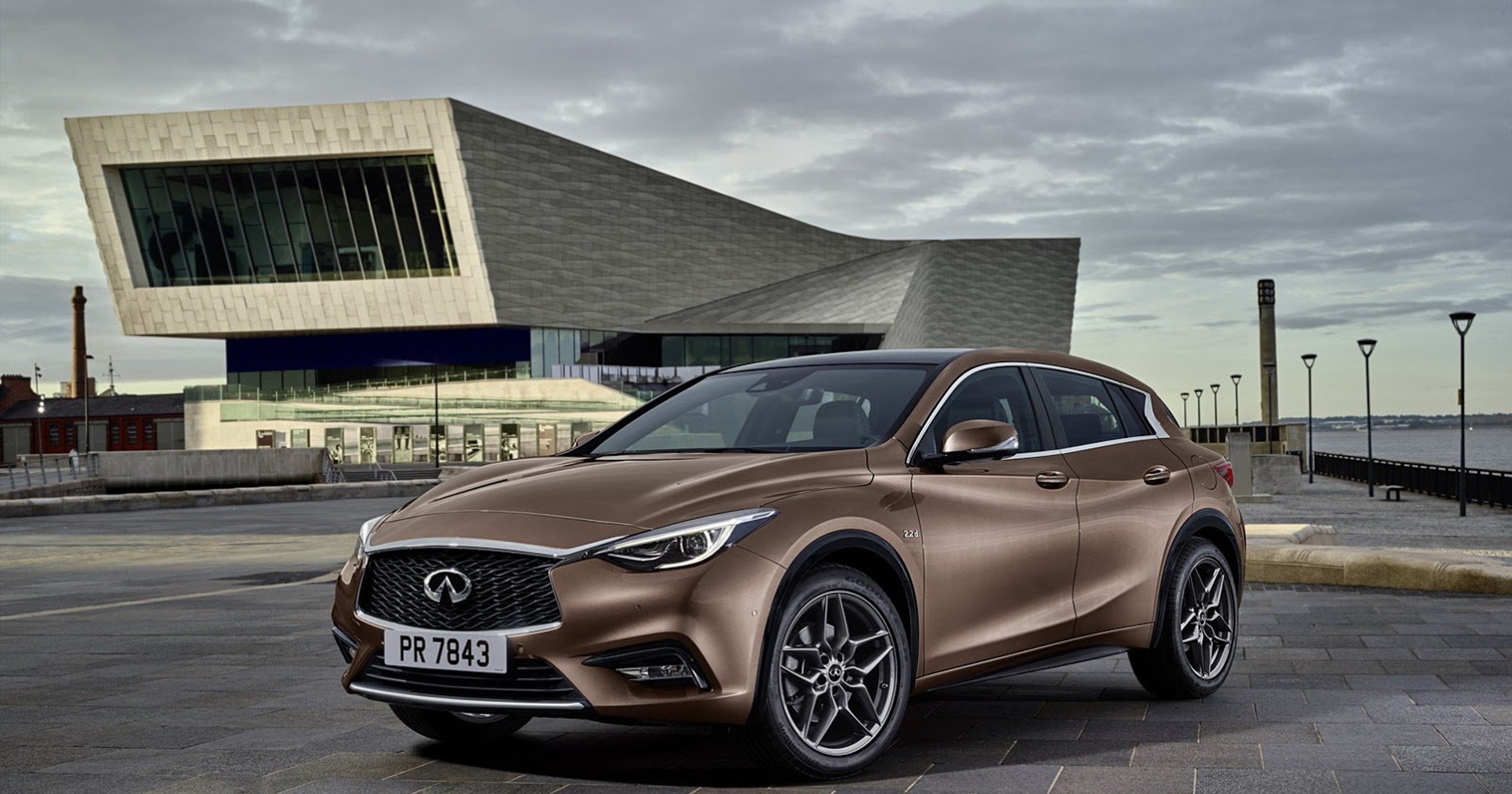 Infiniti Q30