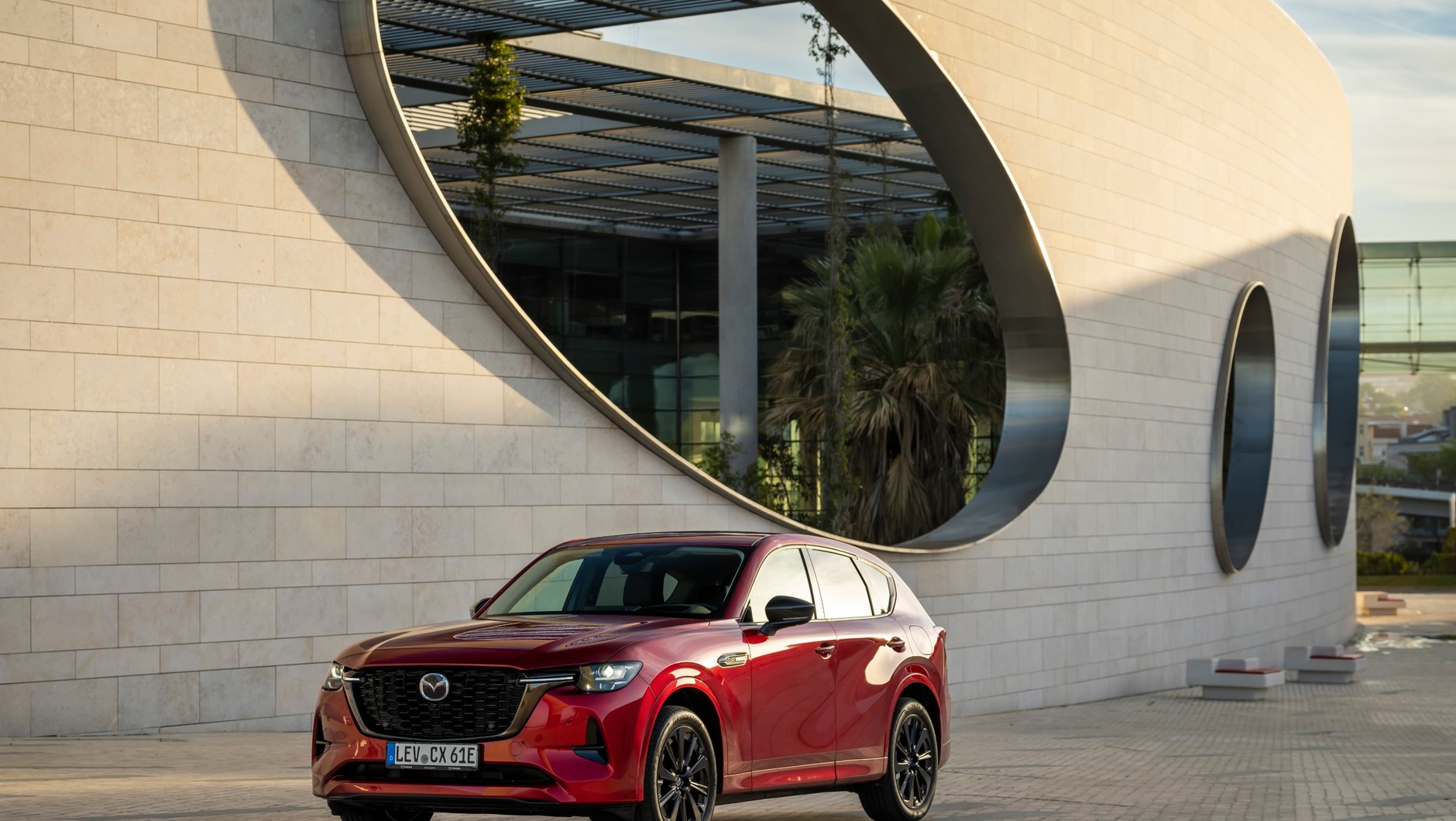 Mazda CX-60 2023 - rodzinny SUV klasy premium