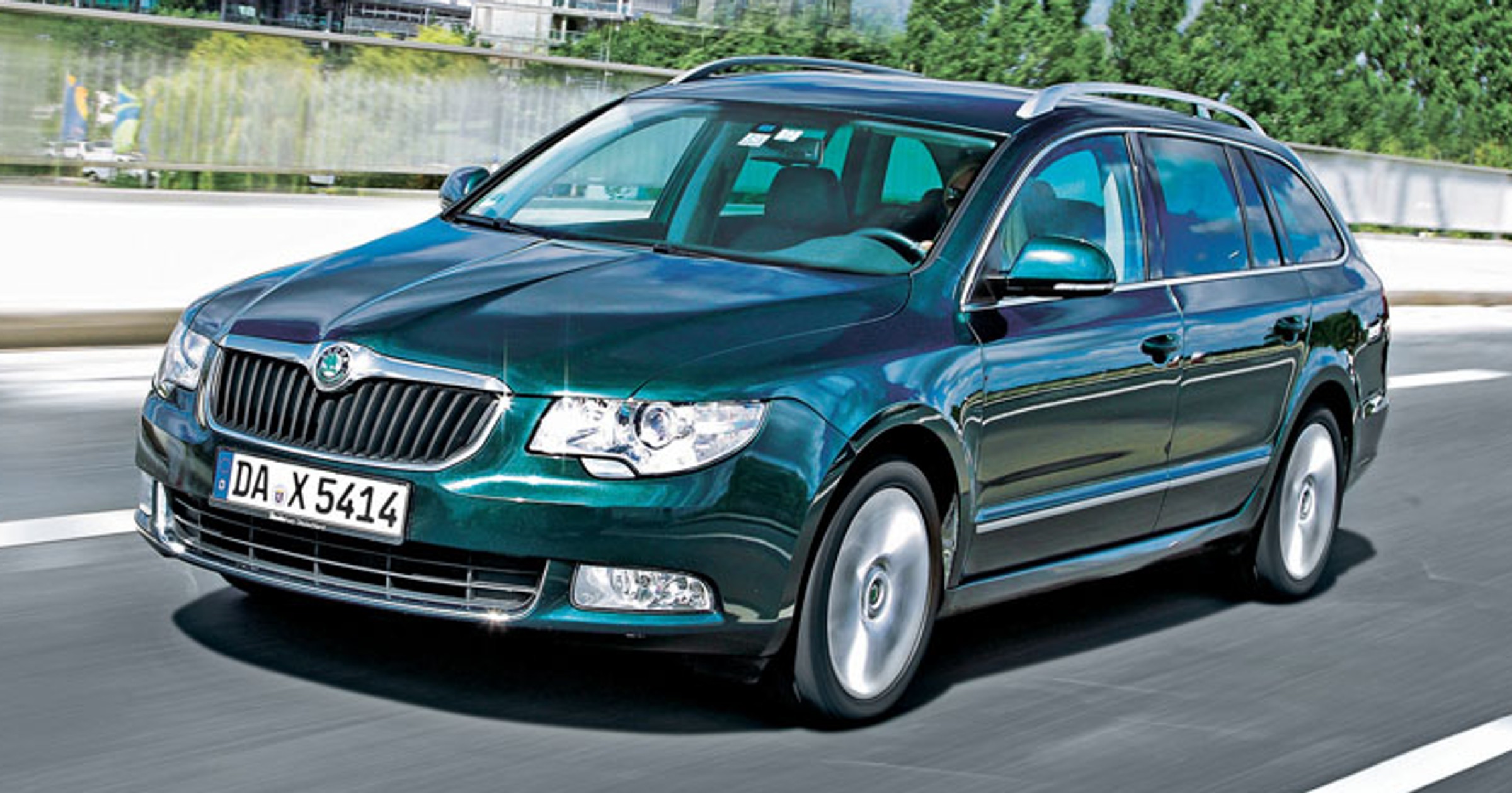 Skoda Superb Combi 2.0 TSi - Spory wyczyn dużej Skody