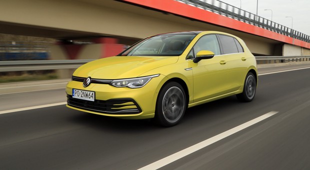 Kupujemy dwuletnie auto kompaktowe za 80 tys. zł. Wybrać Golfa czy Civika?