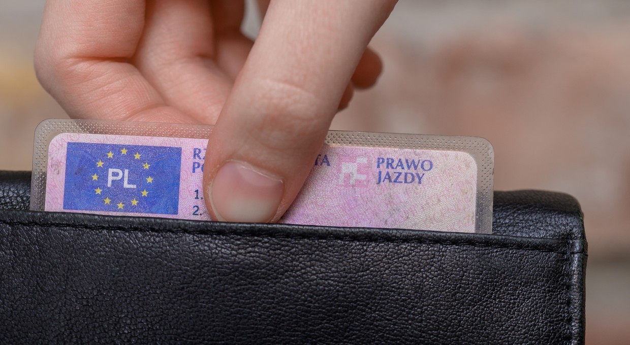 Sprawdź awers swojego prawa jazdy. Część kierowców musi wymienić dokumenty
