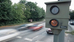 Kosztowne pamiątki z wakacji. Do Polski trafiają mandaty z zagranicy. Liczba poraża