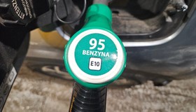 Tankowanie, benzyna E10