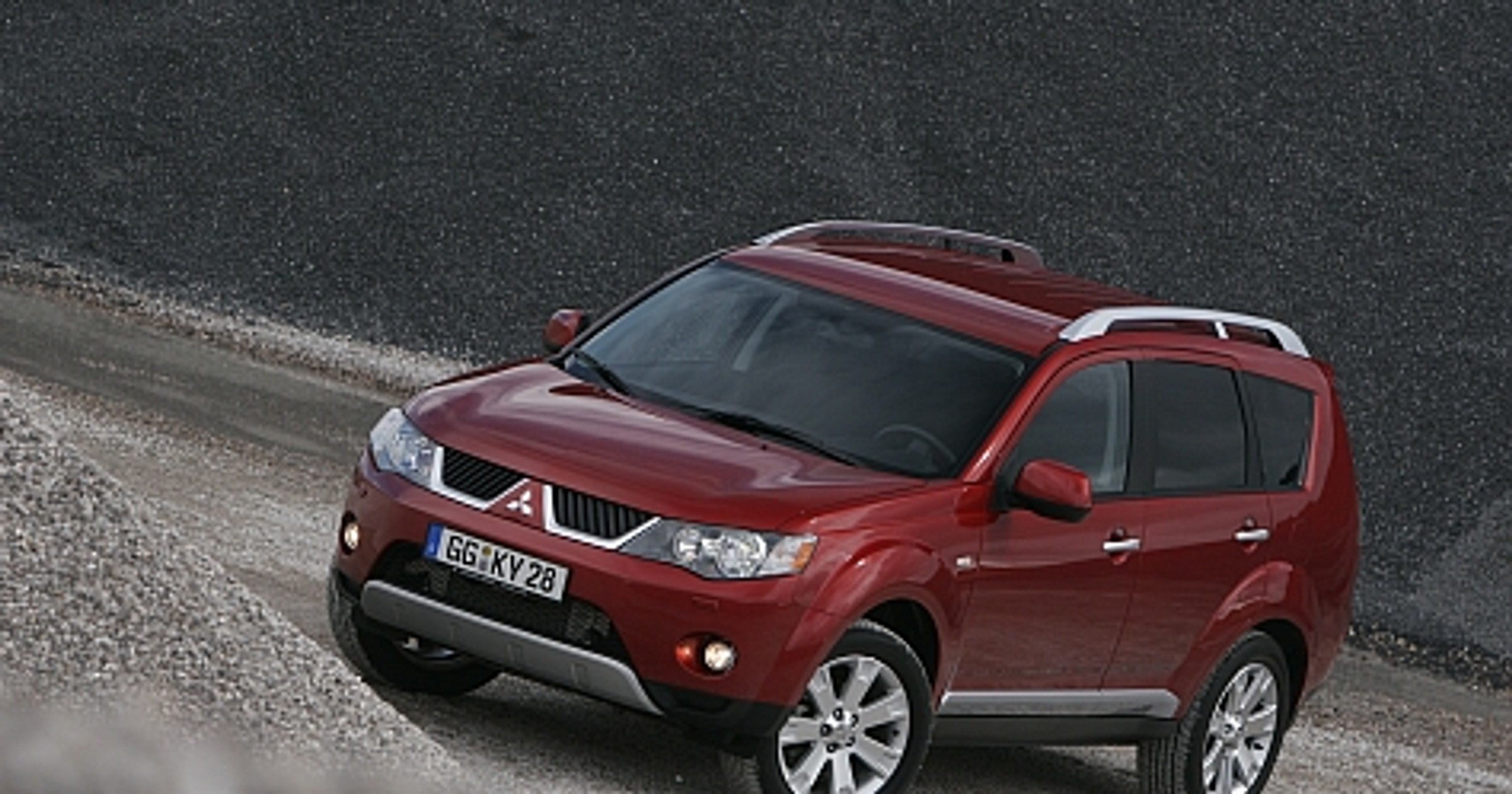 Outlander z nowymi silnikami