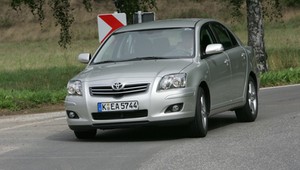 Toyota Avensis. Poduszka powietrzna może zadziałać jak pocisk. Akcja serwisowa