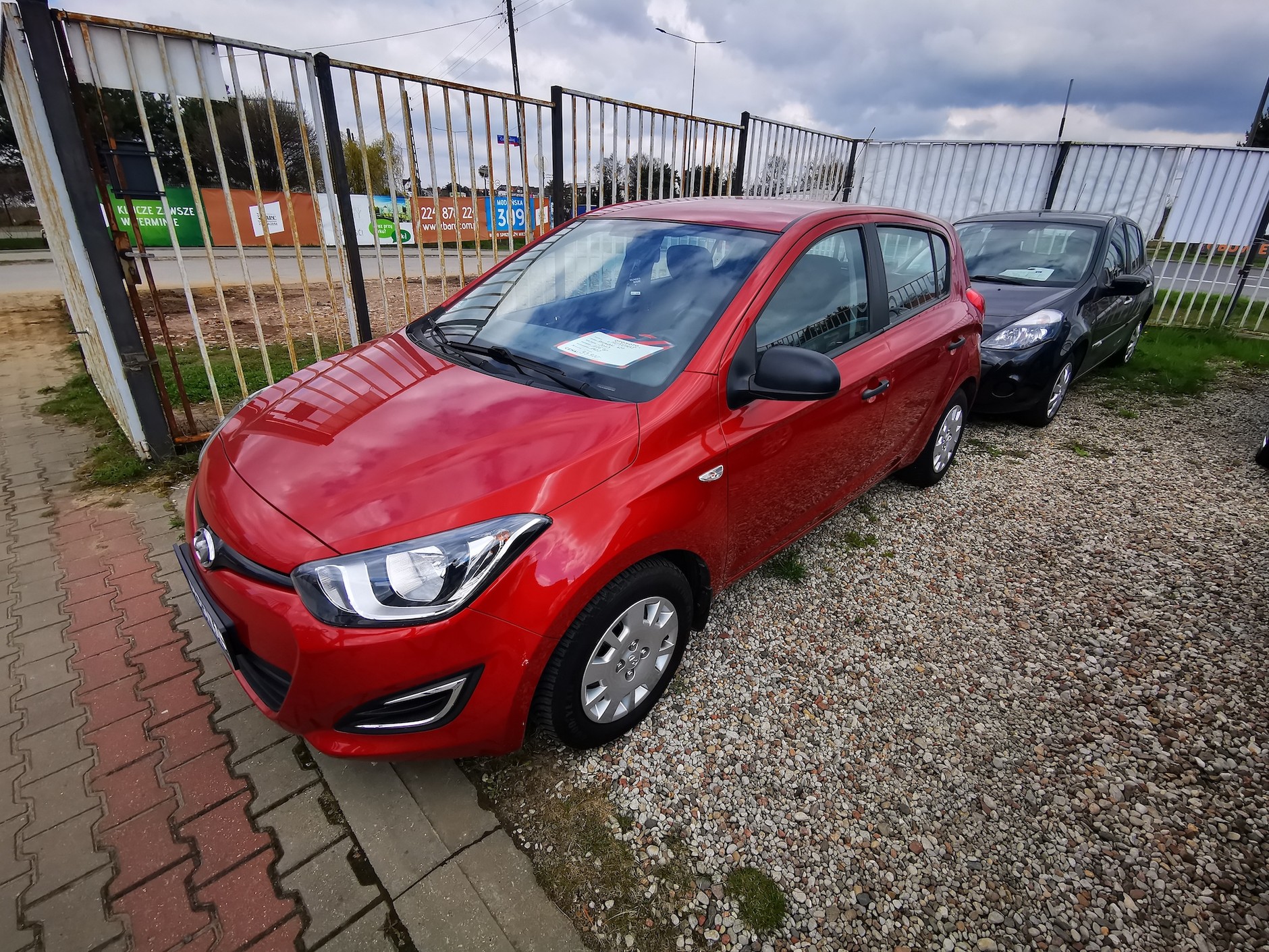 Hyundai i20 z 2013 r. z "automatem". Cena za 9-letnie miejskie auto? 33 tys. 900 zł!