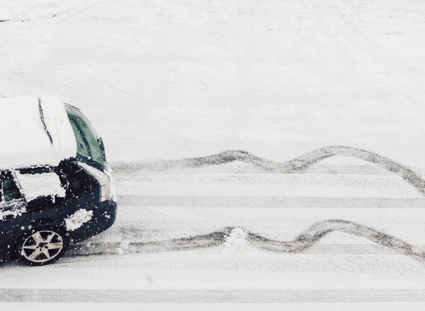Największe zimowe wyzwania dla kierowców w Polsce. Czy na pewno jesteś gotowy?