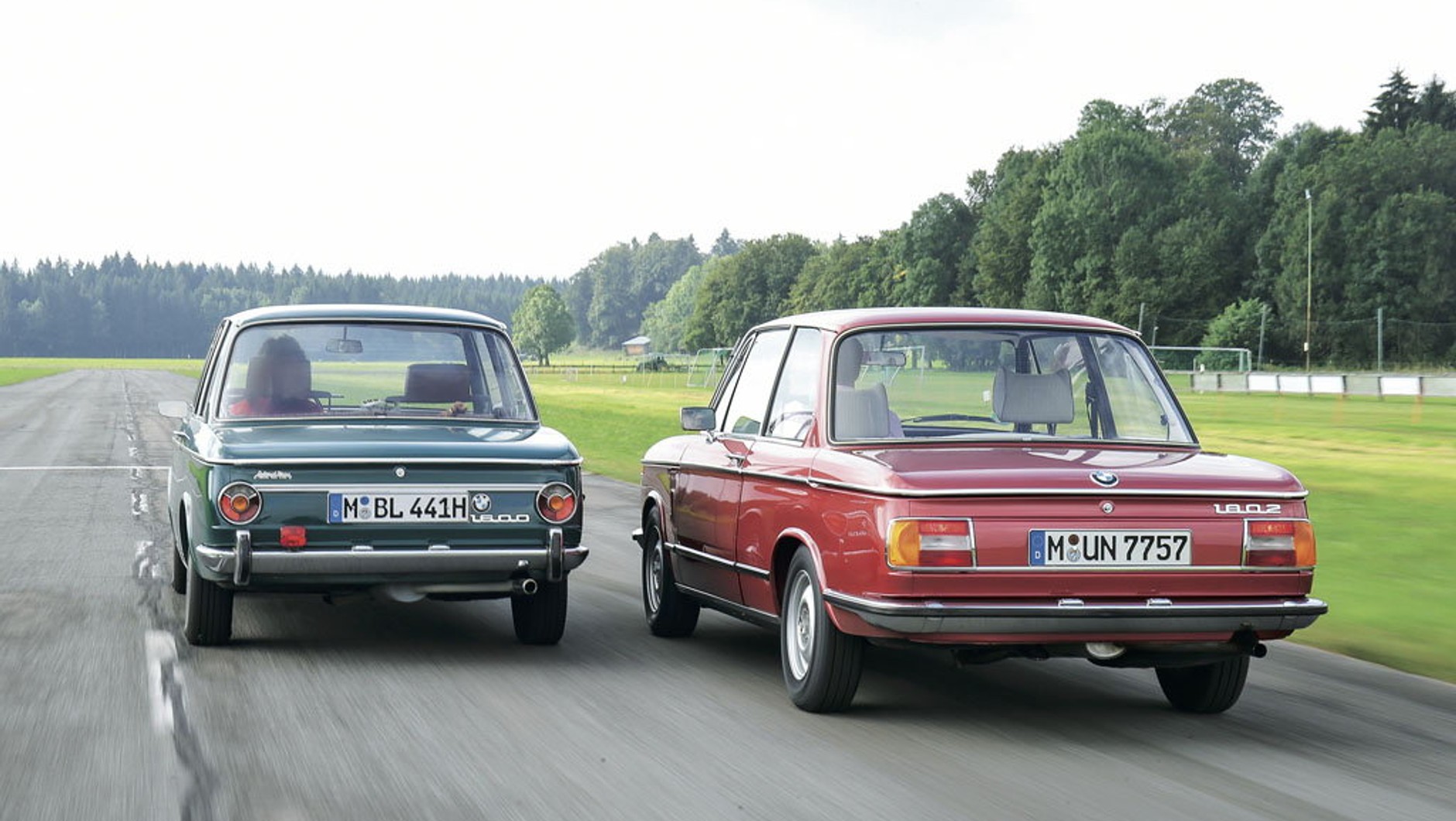 Okrągły czy kanciasty? Kształt tylnych świateł to najbardziej zauważalna zmiana dokonana podczas 11 lat produkcji BMW 02