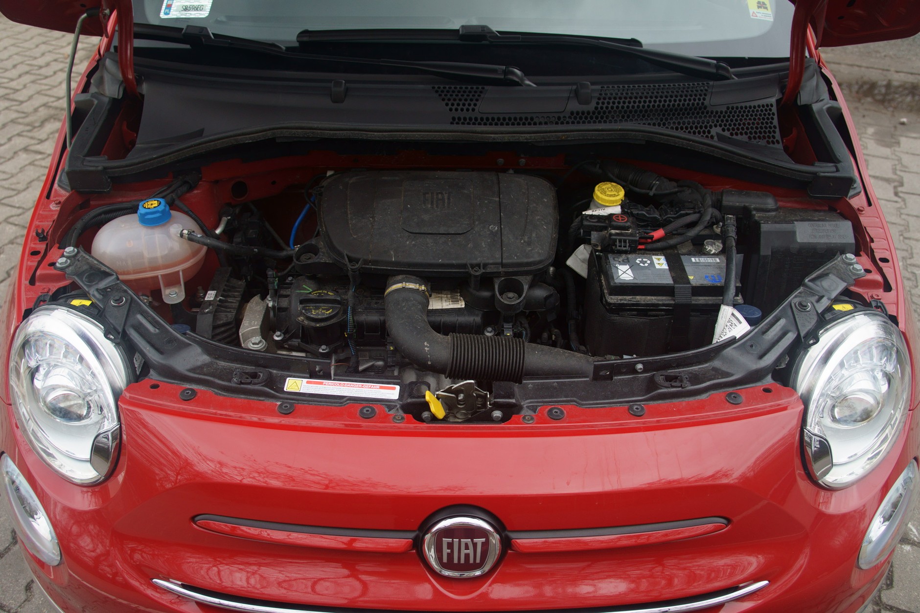 Fiat 500C 1.0 Hybrid (RED)