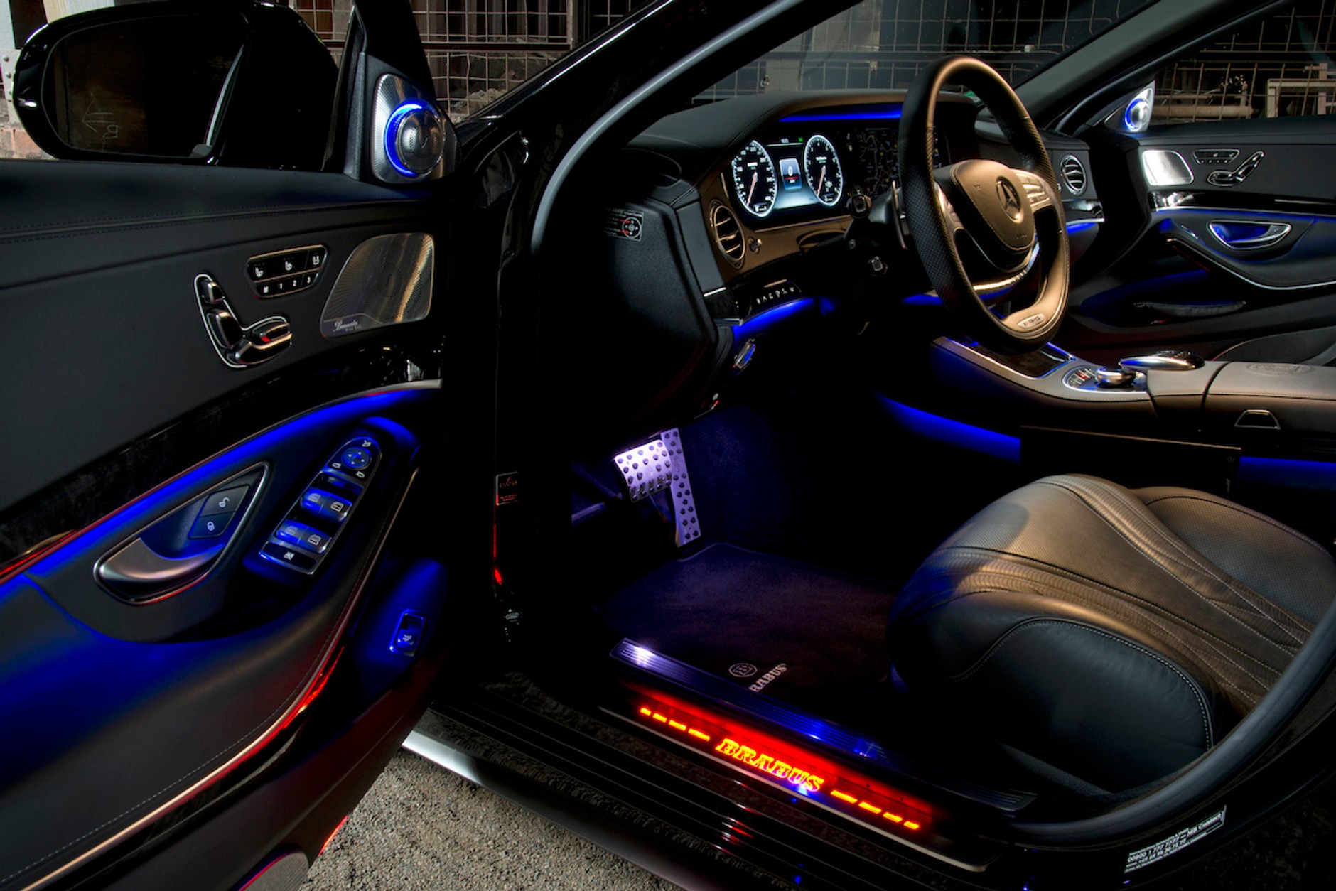 Smart Brabus kontra Brabus Rocket 900 - Proca i rakieta