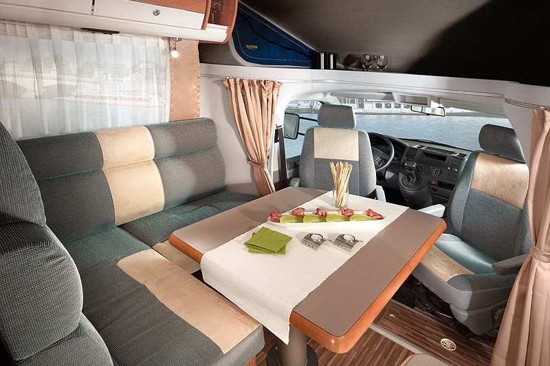 Volkswagen T5: kamper z firmy Karmann-Mobil