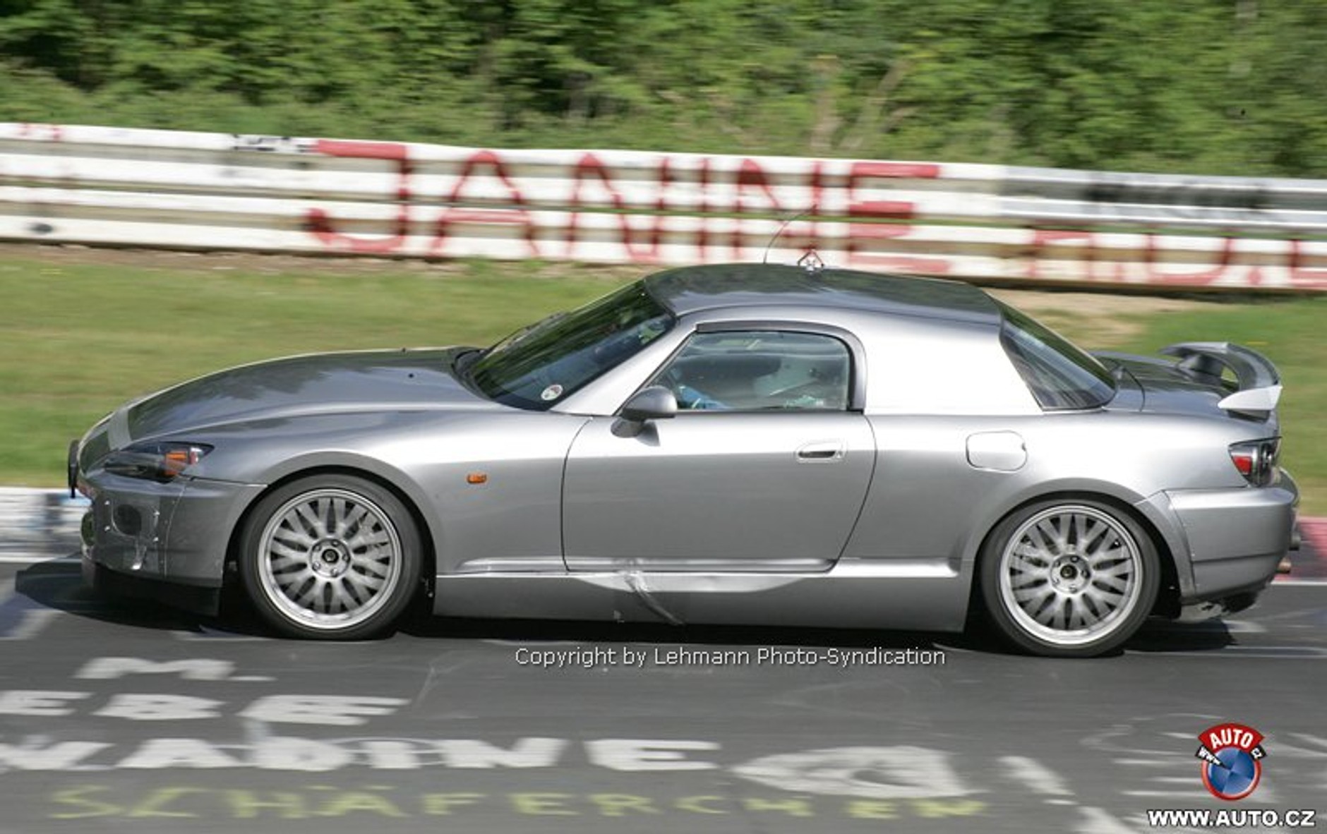 Zdjęcia szpiegowskie: Honda NSX przyłapana na Nürburgringu