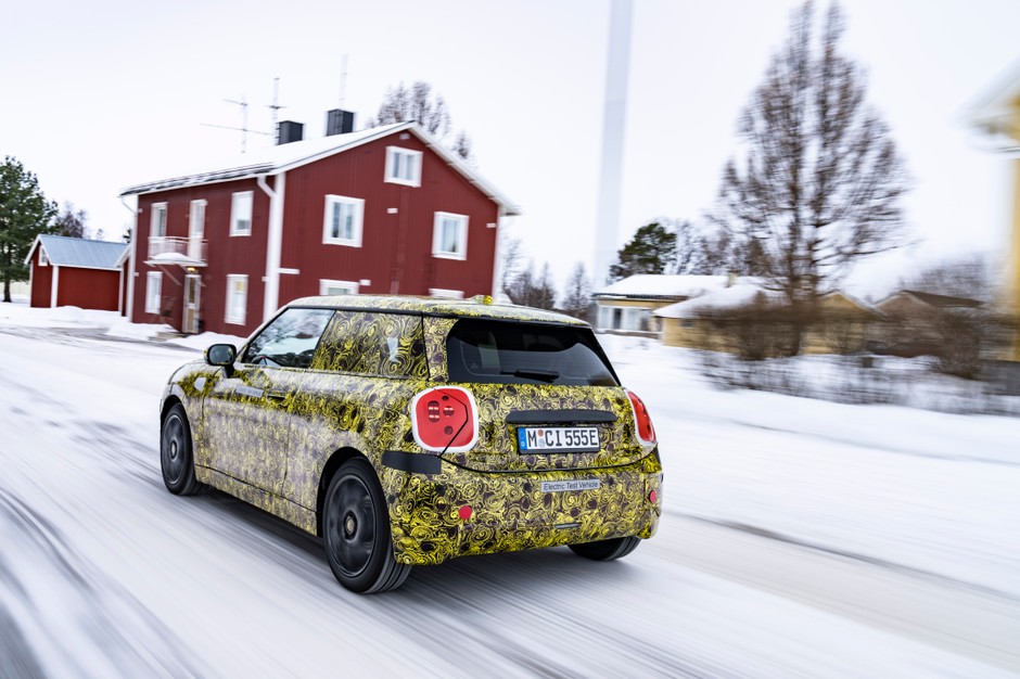 2023 Mini Electric zakamuflowany