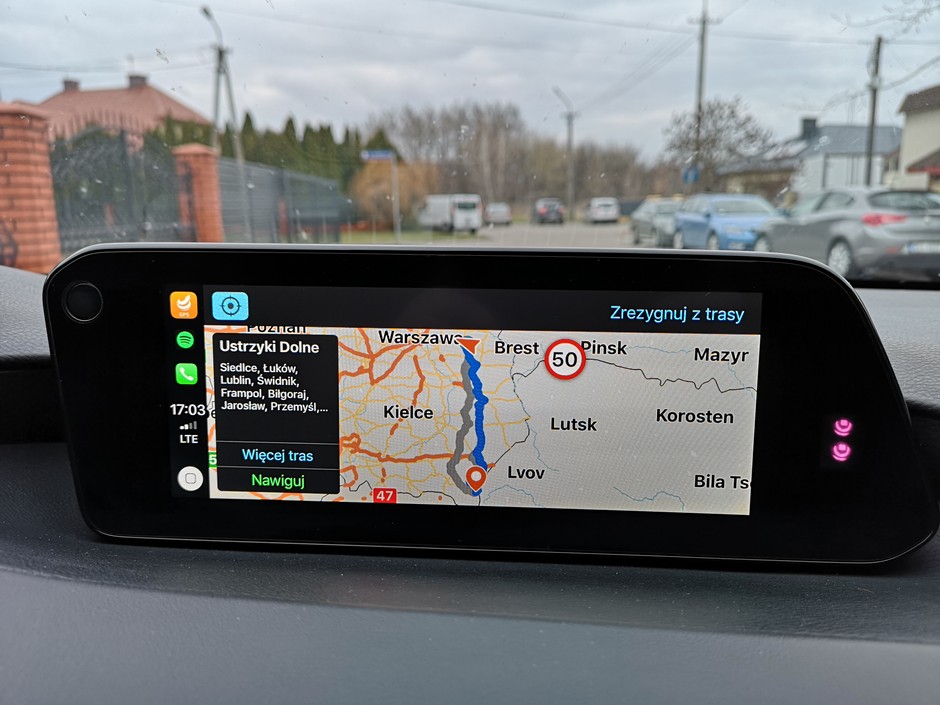 Mazda 3 z systemem MZD Connect i nagłośnieniem Bose