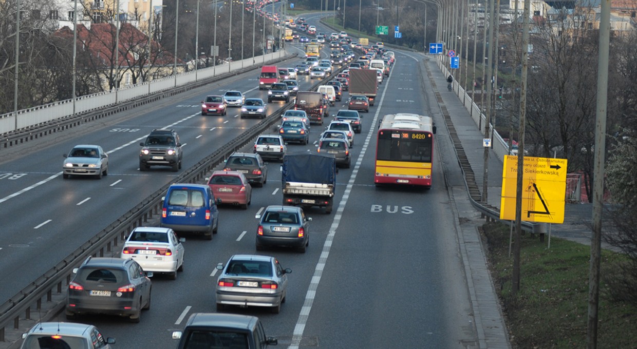 Czy kierowcy elektryków stracą swój największy przywilej? W przepisach jest konkretna data