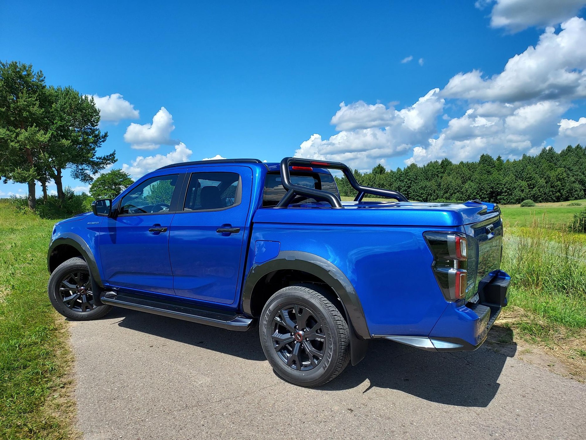 Isuzu D-Max 2023, lifting