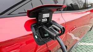 Włoski UOKiK bierze w obronę kierowców. Producenci elektryków podejrzani o oszukiwanie