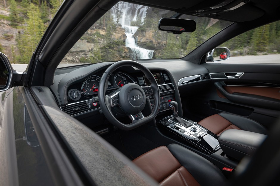 Audi RS 6 C6 sedan
