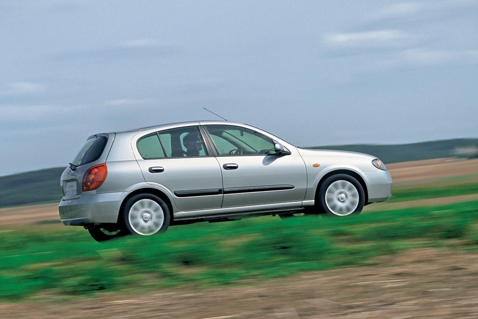 Nissan Almera II - lata produkcji 1999-2006, opisywana wersja 1.8/115 KM