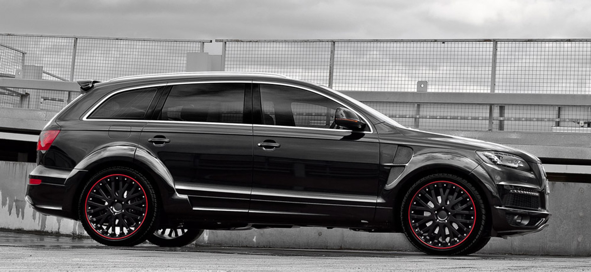 Audi Q7 Project Kahn czarno-białe