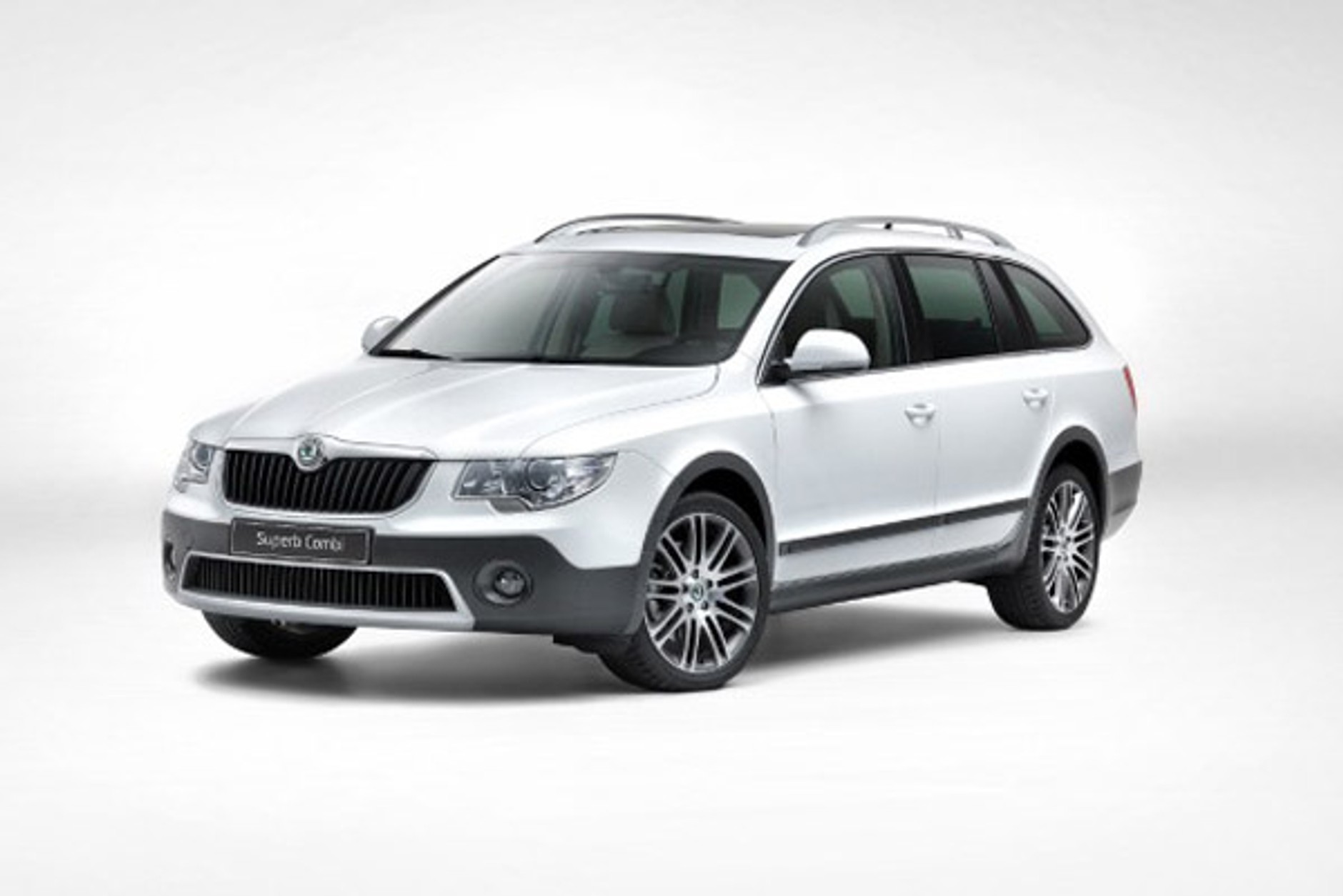 Škoda Superb Outdoor: terenowy kamuflaż