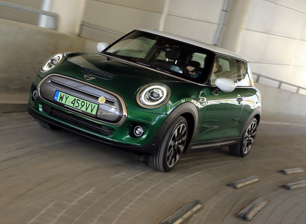 Elektryczny Mini Cooper SE – tylko eko czy też fun?