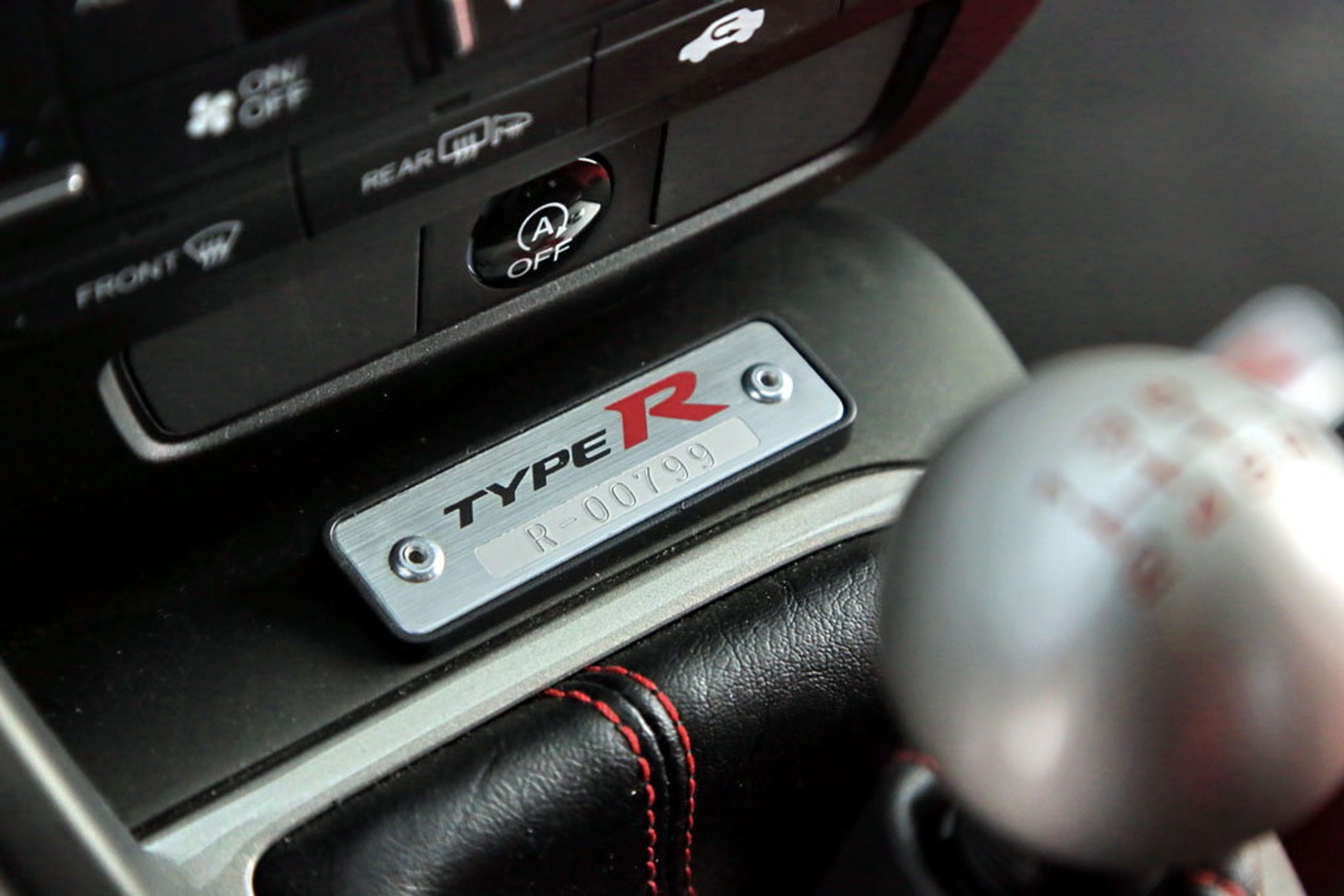 Honda Civic Type R - mroczny rycerz