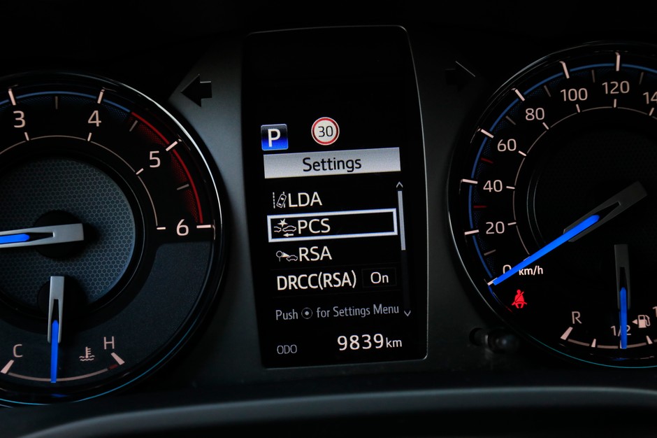 Toyota Hilux 2.0 D-4D 4x4 A/T 2021
