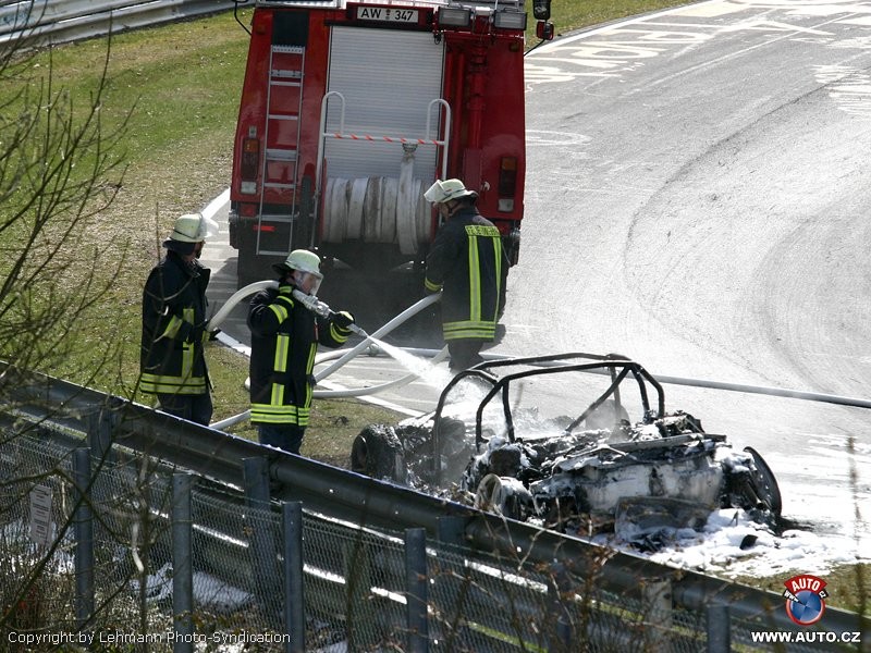 Zdjęcia szpiegowskie: nowe Audi RS8 spłonęło na Nürburgringu