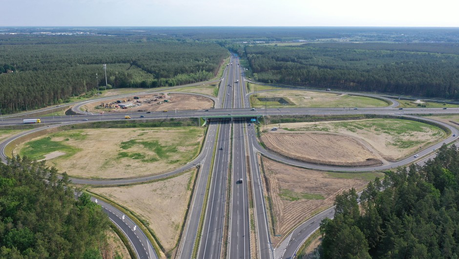 Węzeł na połączeniu autostrady A6 i drogi krajowej 10