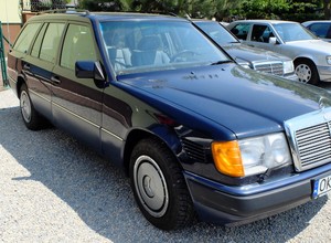 Mercedes W124 T: lakier paskudny, ale wnętrze – igła