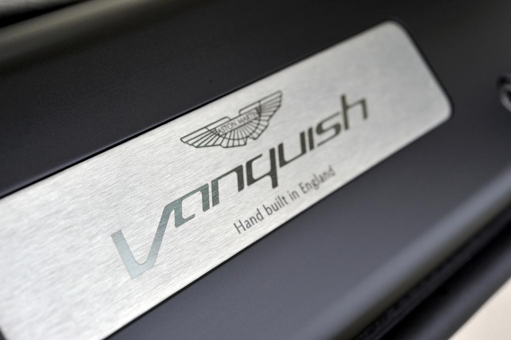 Jak jeździ Aston Martin Vanquish?