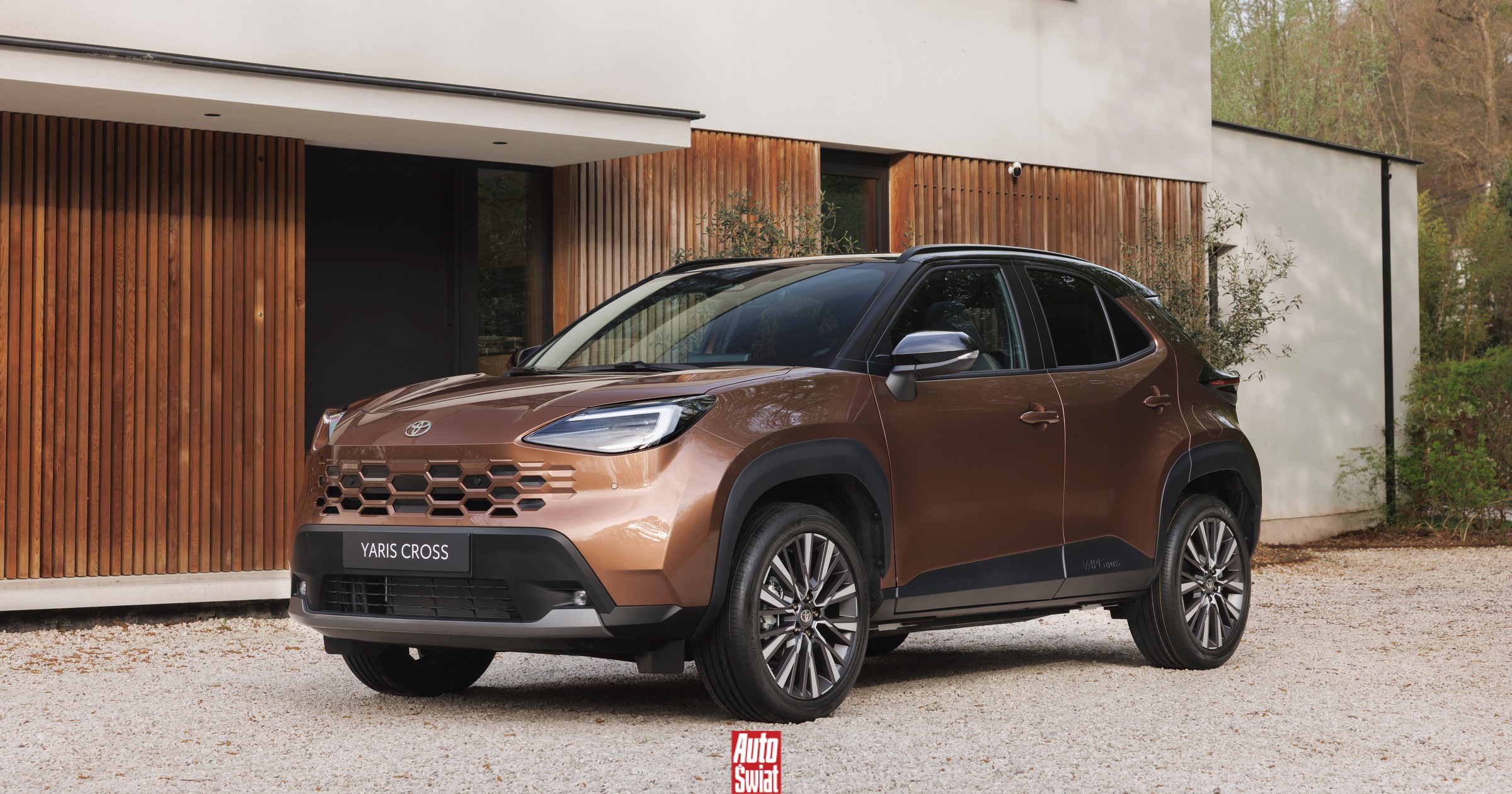 Toyota odświeżyła Yarisa Cross. Dostał nowy design i lepsze wyposażenie