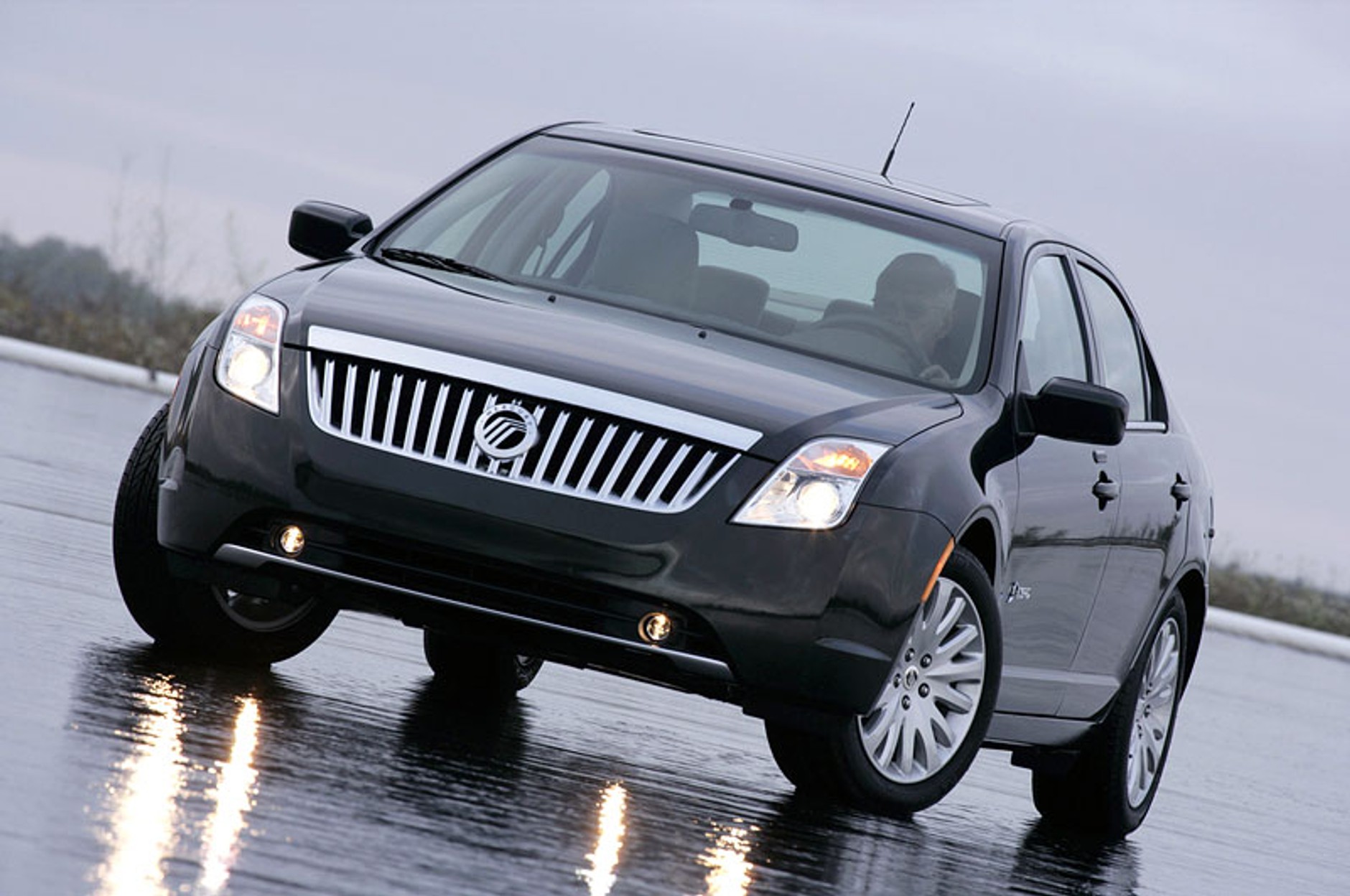 Los Angeles 2008: Mercury Milan z nową twarzą i napędem hybrydowym