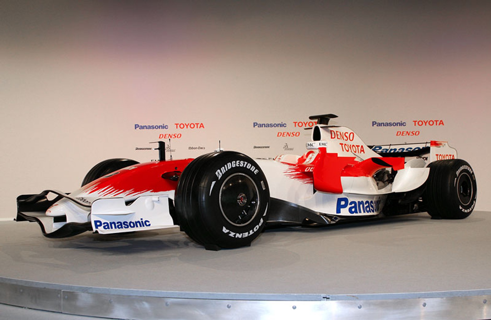 Panasonic Toyota Racing w roku 2008 - kierowcy, historia, fotogaleria