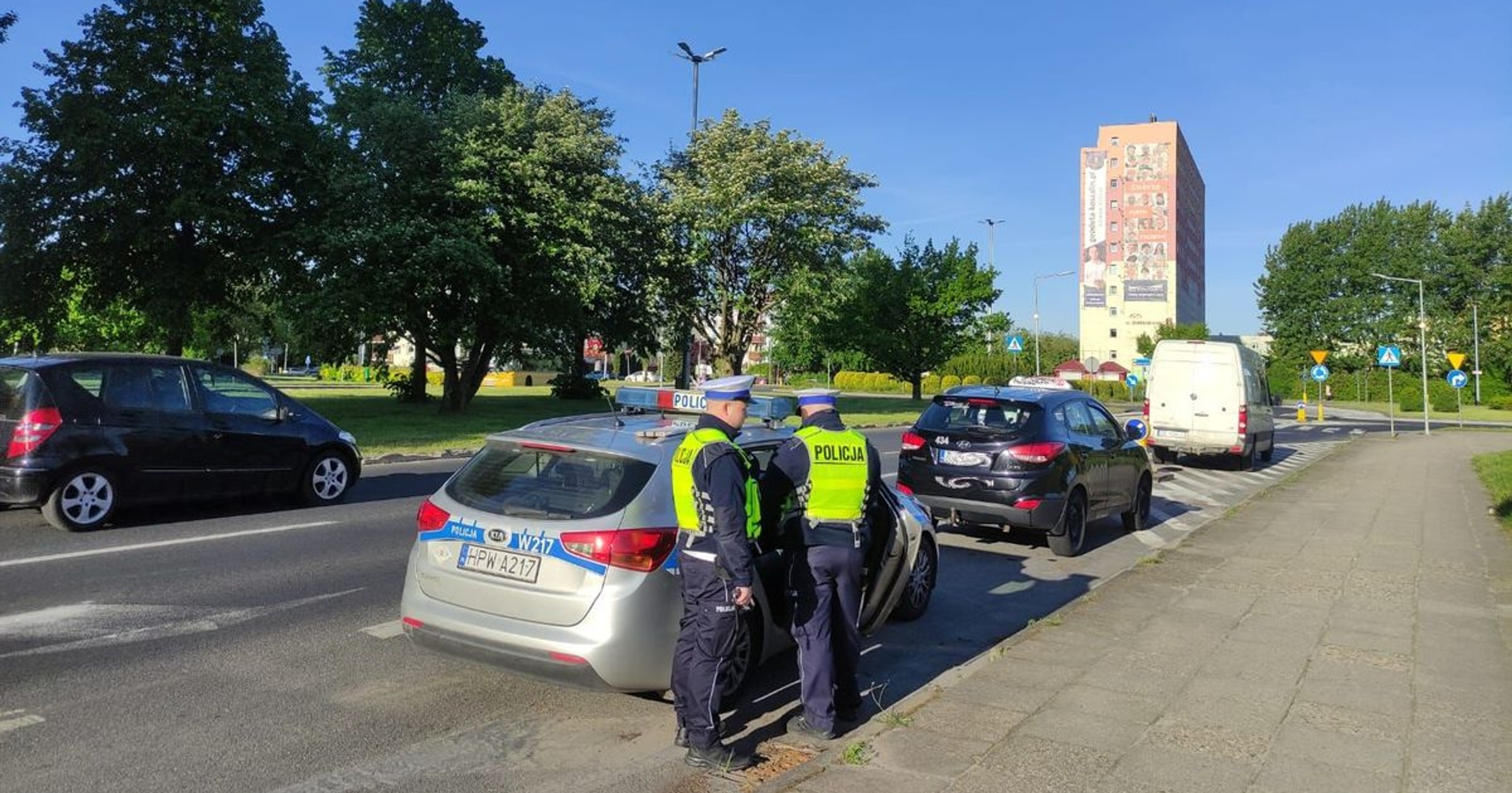 Obraz pochodzący z serwisu https://koszalin.policja.gov.pl/zk/aktual/aktualnosci/62998,Poranne-dzialania-kontrolne-koszalinskiej-drogowki.html