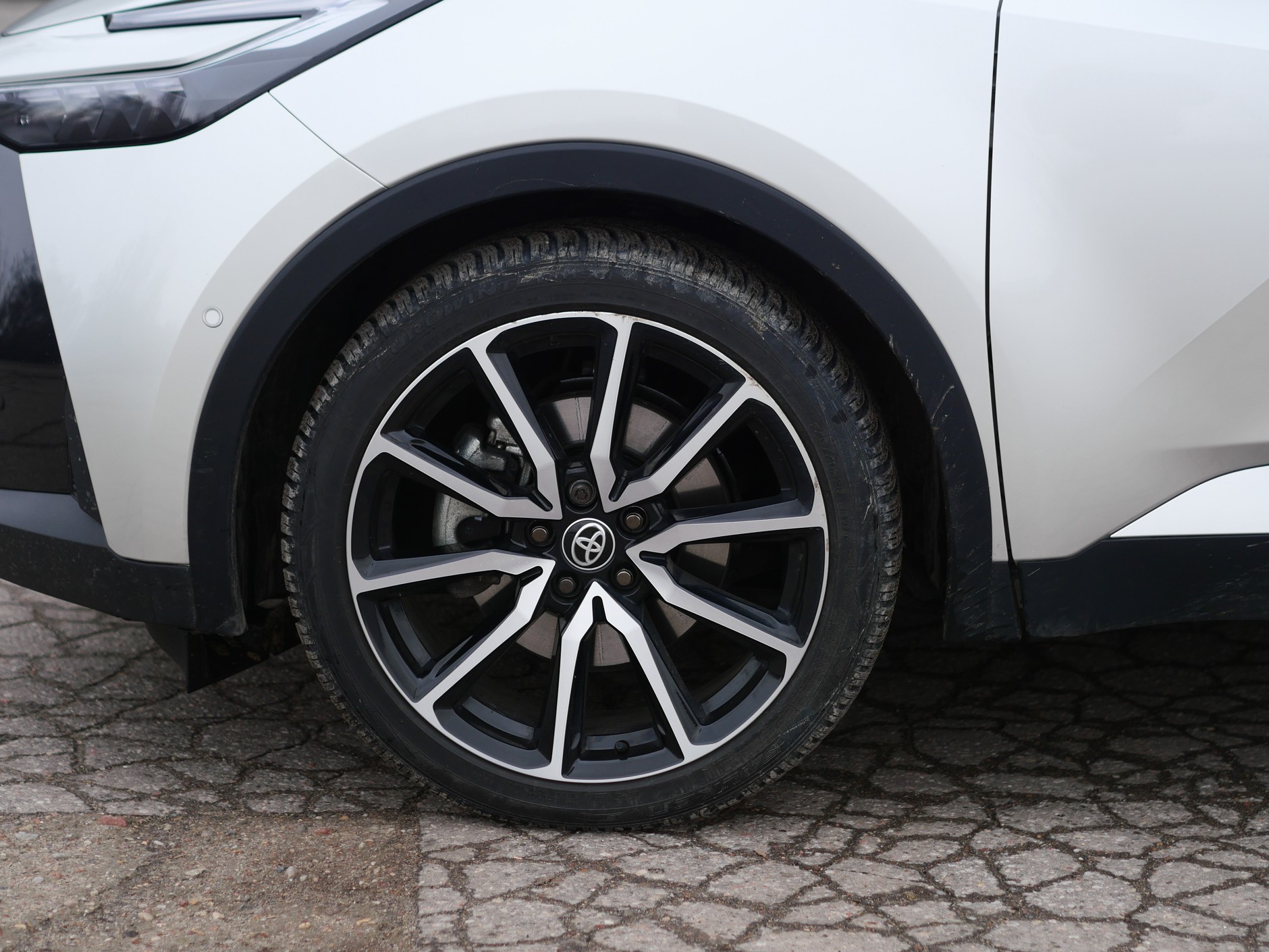 Toyota C-HR GR Sport 2.0 Hybrid DynamicForce 197 KM AWD-ie-CVT